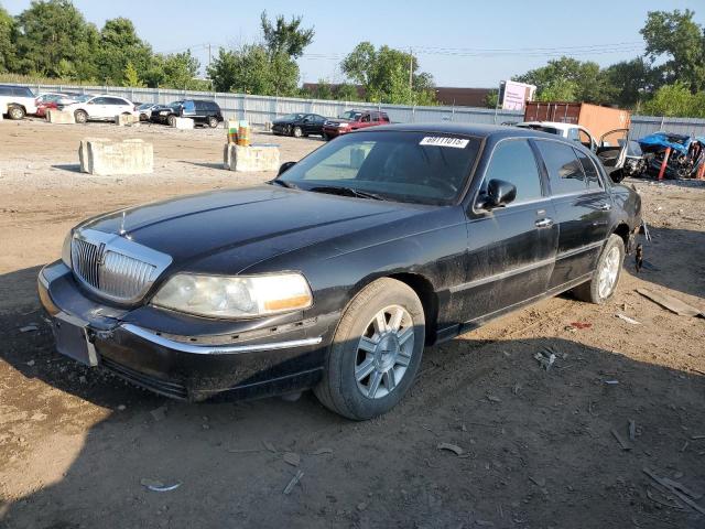  Salvage Lincoln Towncar