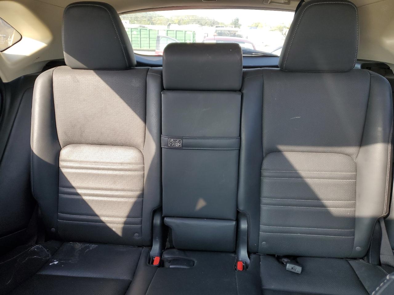 Lexus NX 200t Base Image 9