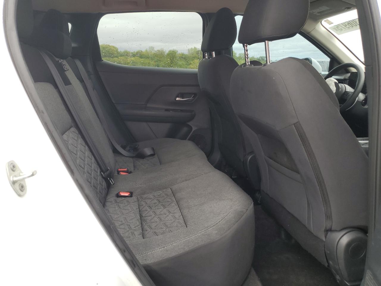 Nissan Kicks Sv Image 11