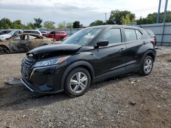  Salvage Nissan Kicks