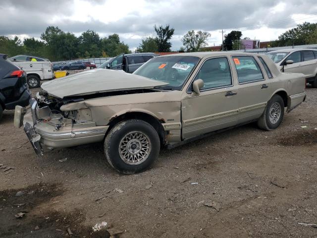  Salvage Lincoln Towncar