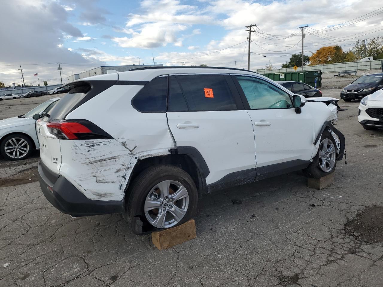 Toyota RAV4 Xle Image 3