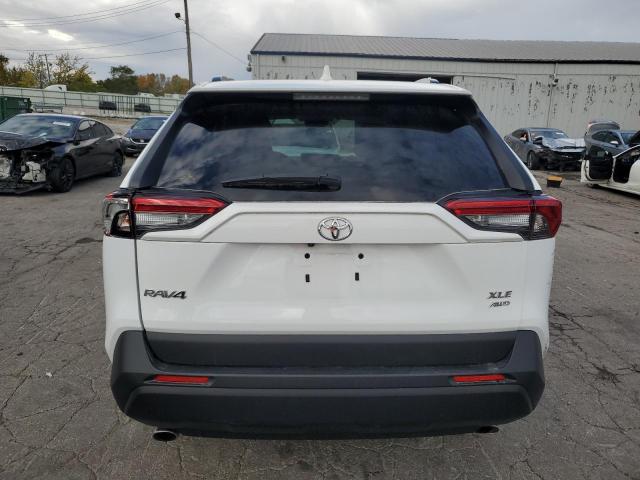 Toyota RAV4 Xle Image 10