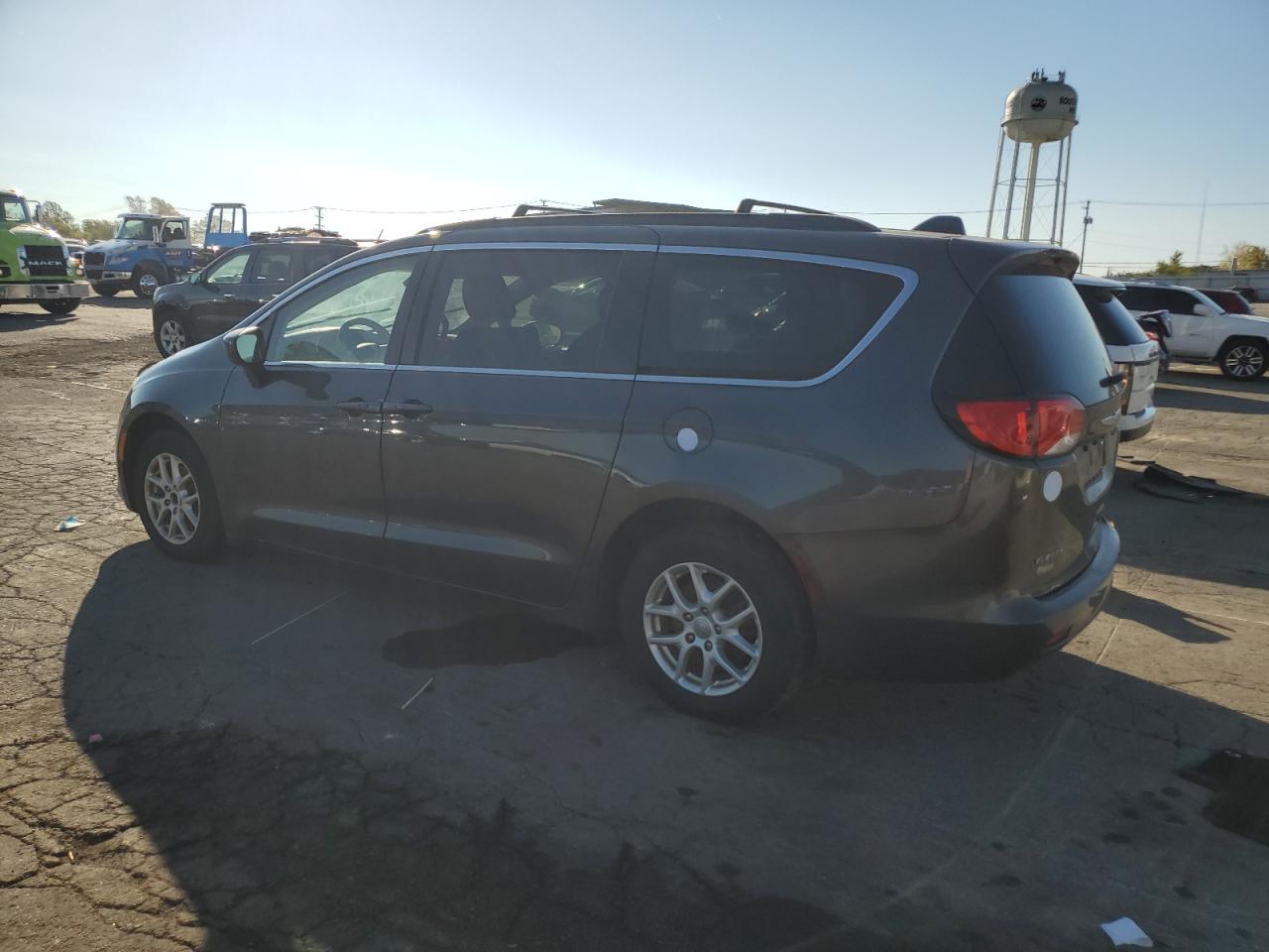 Chrysler Minivan Lxi Image 5