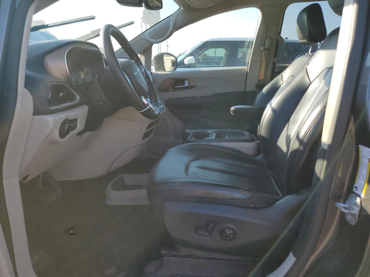 Chrysler Minivan Lxi Image 10