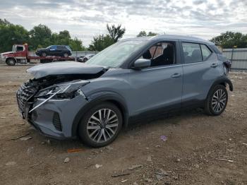  Salvage Nissan Kicks