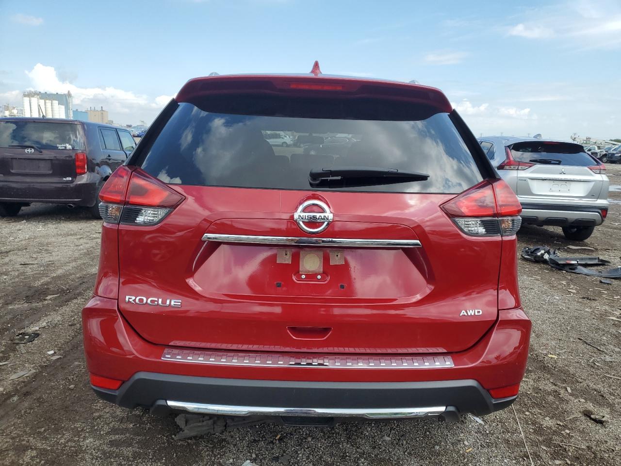 Nissan Rogue S Image 7