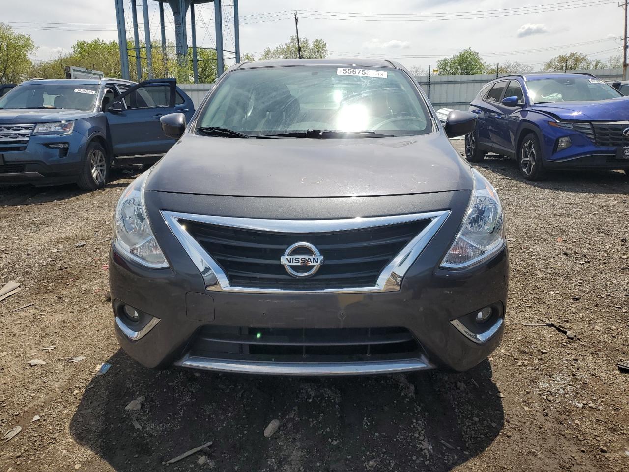 Nissan Versa S Image 3