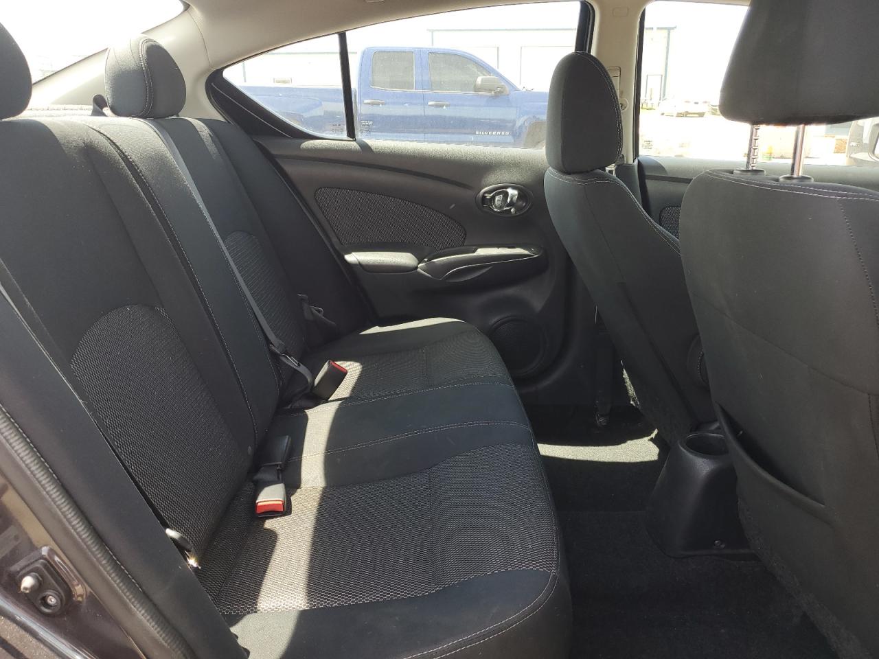 Nissan Versa S Image 2