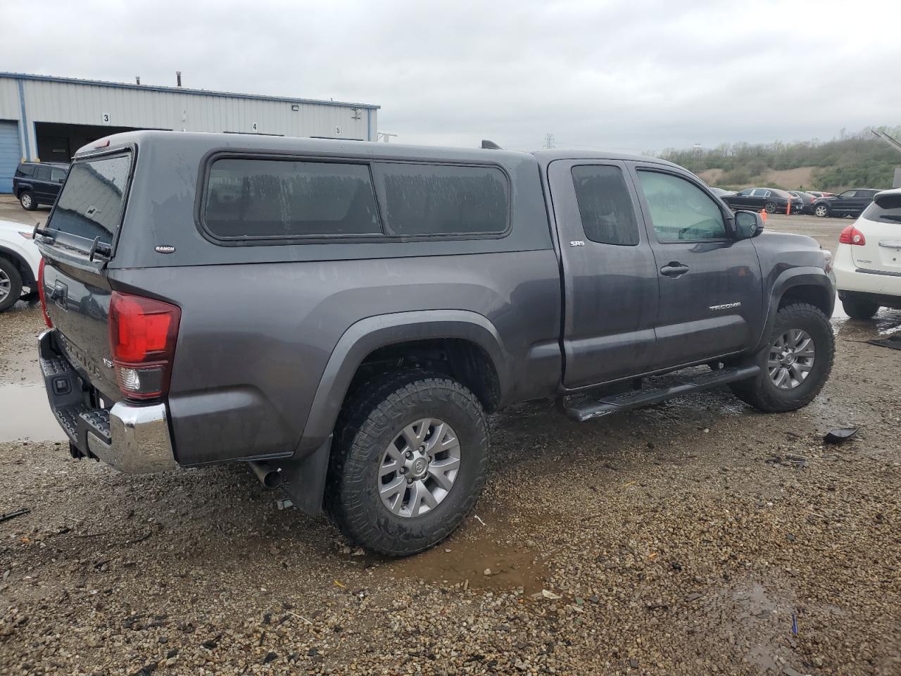 Toyota Tacoma Access Cab Image 9