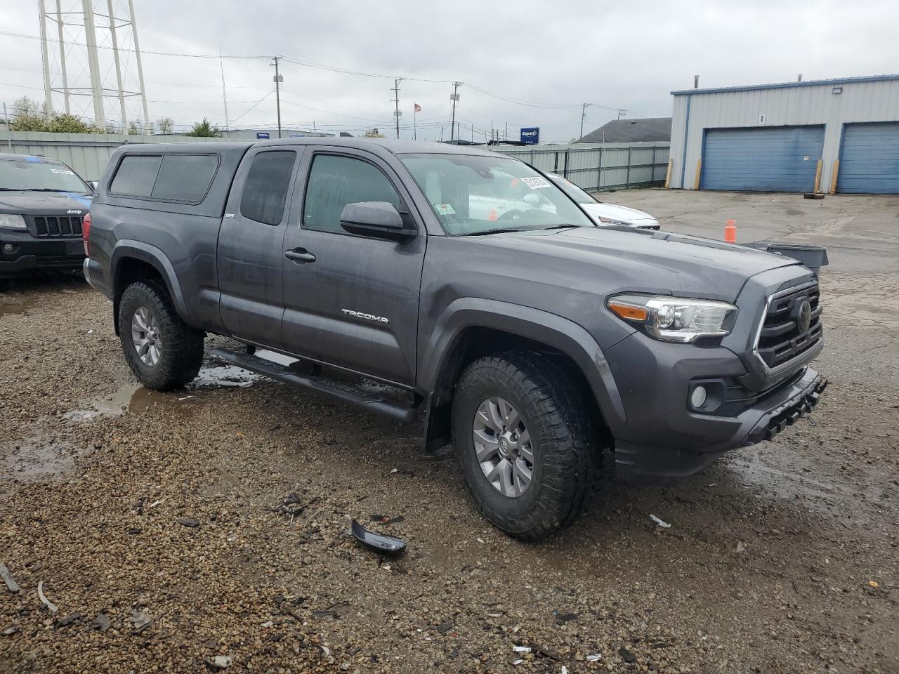 Toyota Tacoma Access Cab Image 5