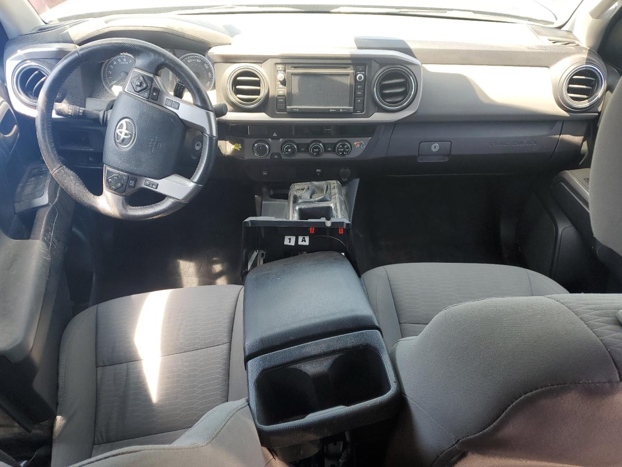 Toyota Tacoma Access Cab Image 3