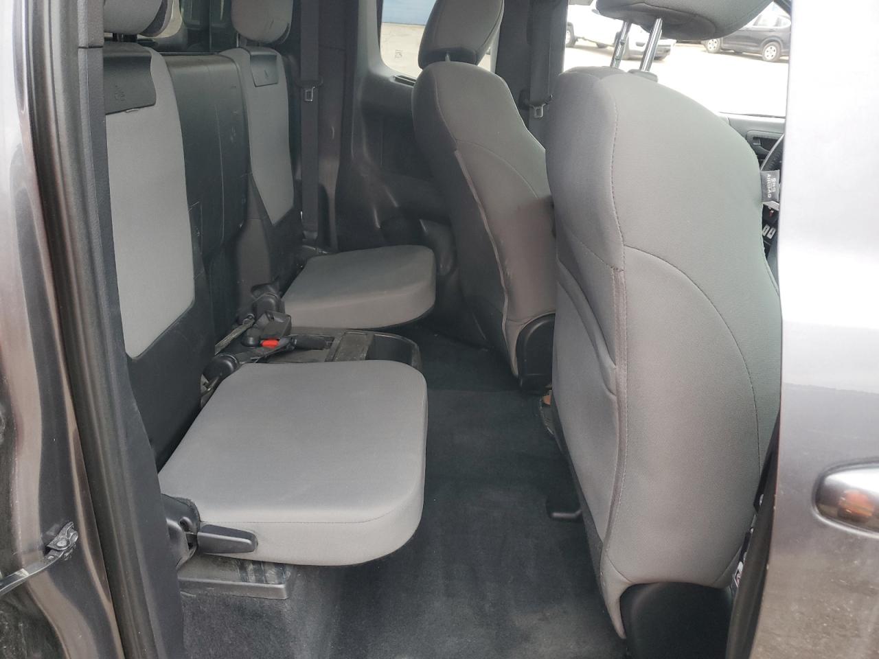 Toyota Tacoma Access Cab Image 10