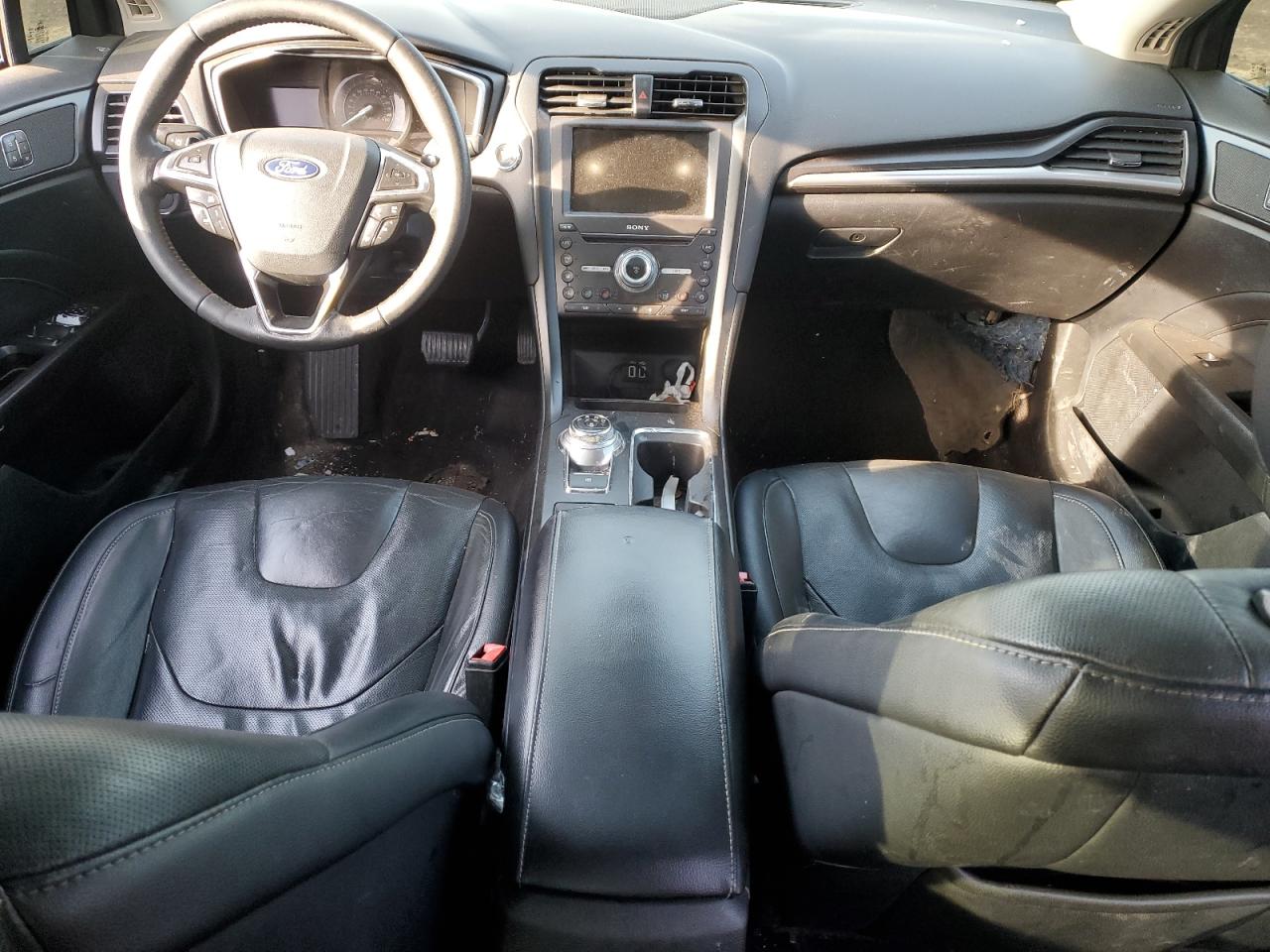 Ford Fusion Titanium Image 12