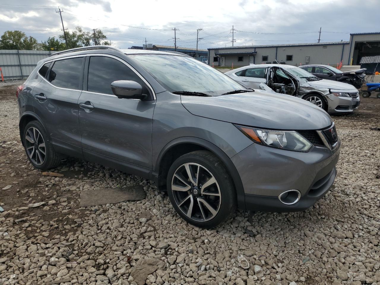 Nissan Rogue S Image 6
