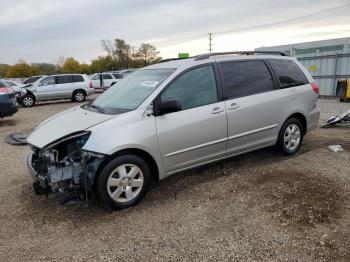  Salvage Toyota Sienna