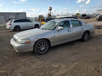  Salvage Lincoln Towncar