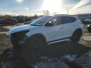  Salvage Hyundai TUCSON