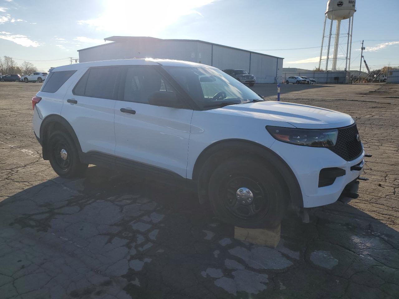 Ford Explorer Police Interceptor Image 13
