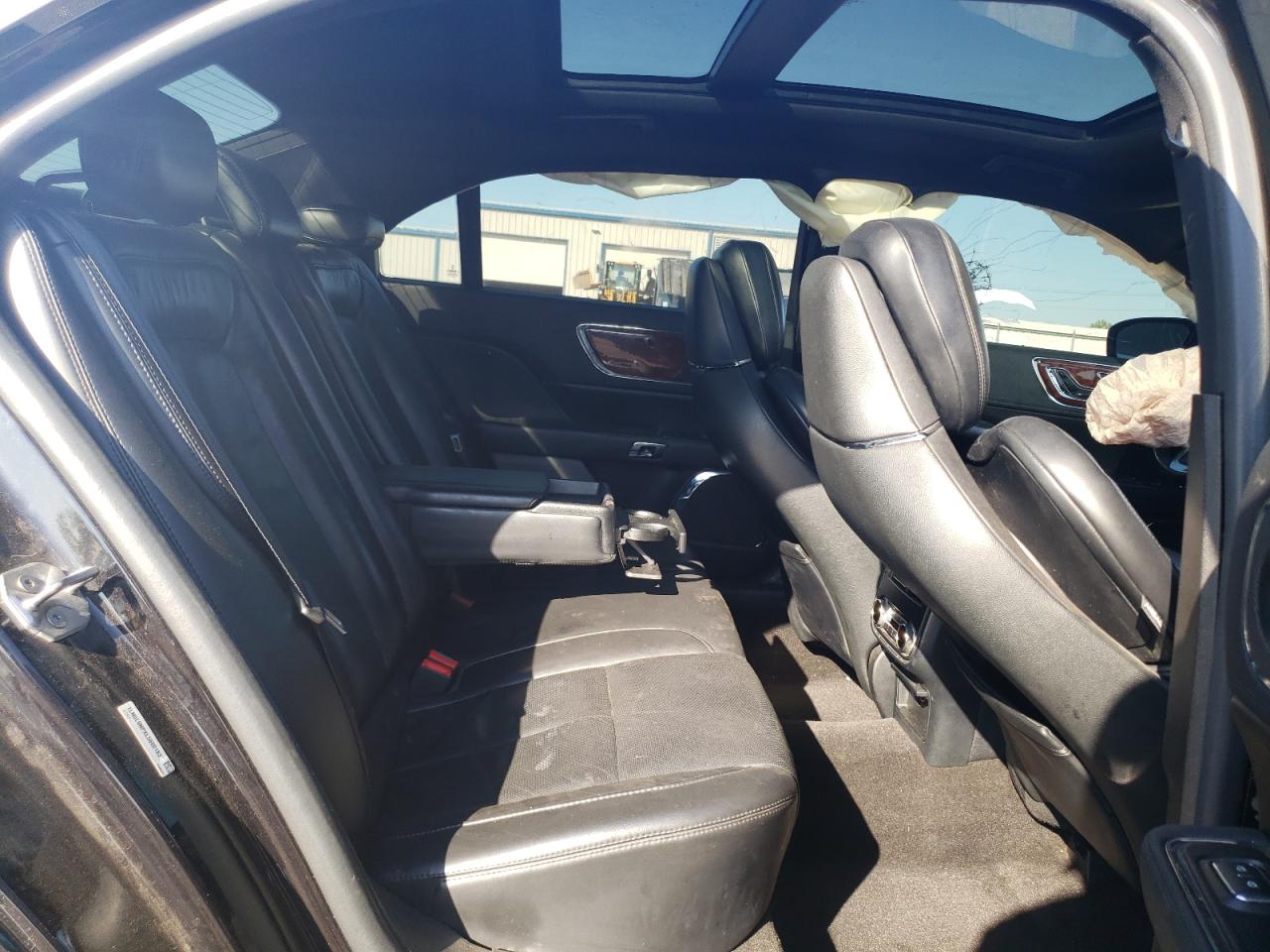 Lincoln Continental Reserve Image 7