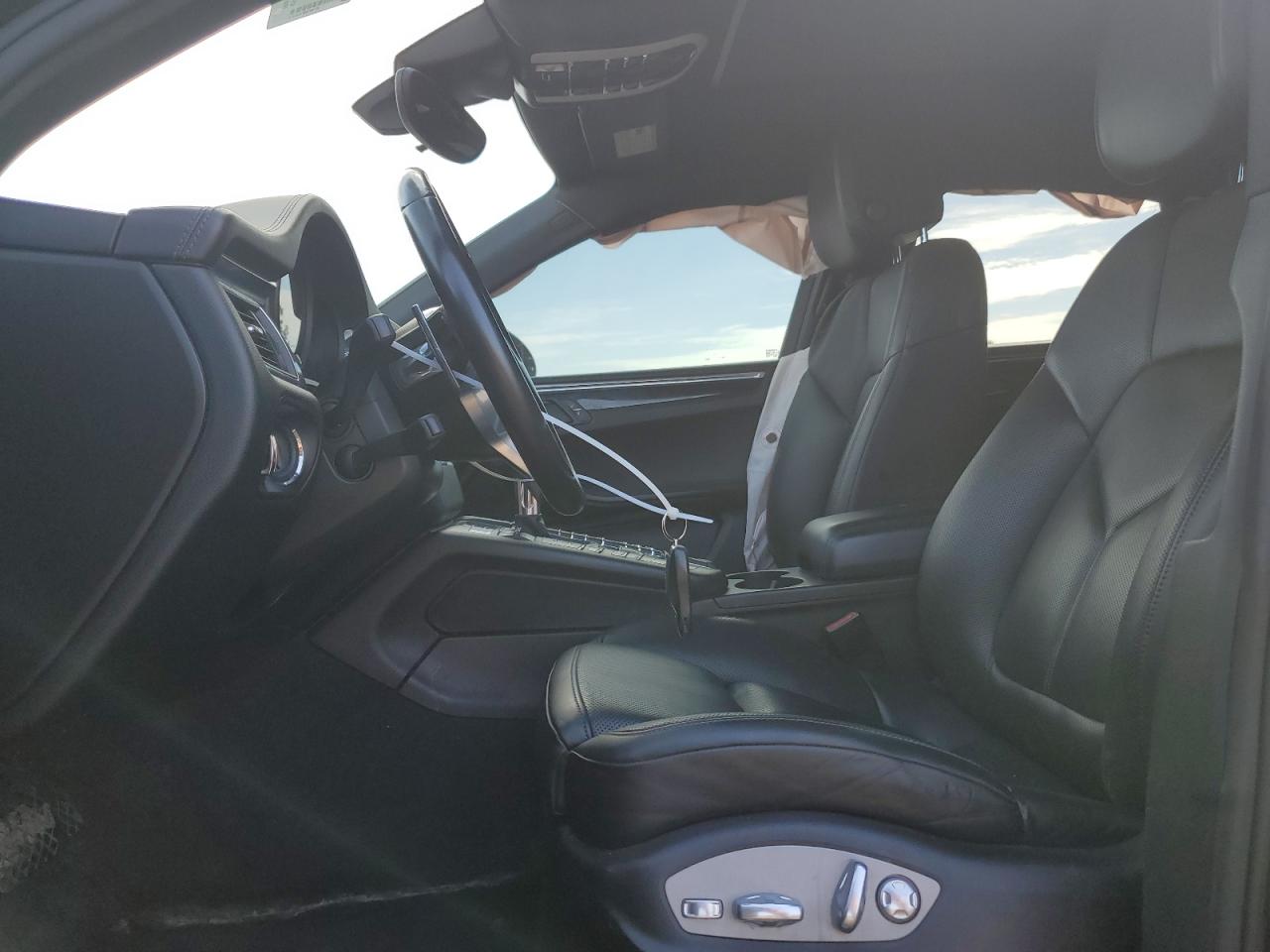 Porsche Macan Image 6