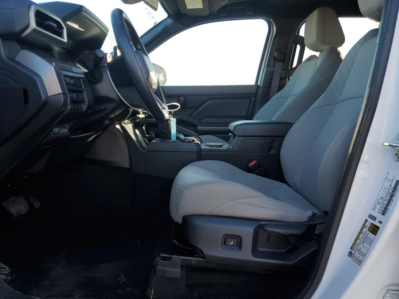 Toyota Tacoma Double Cab Image 9