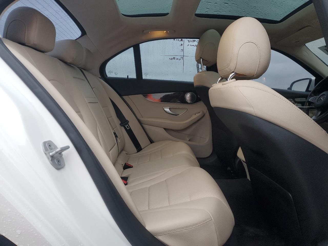 Mercedes-Benz C-Class 300 4matic Image 10