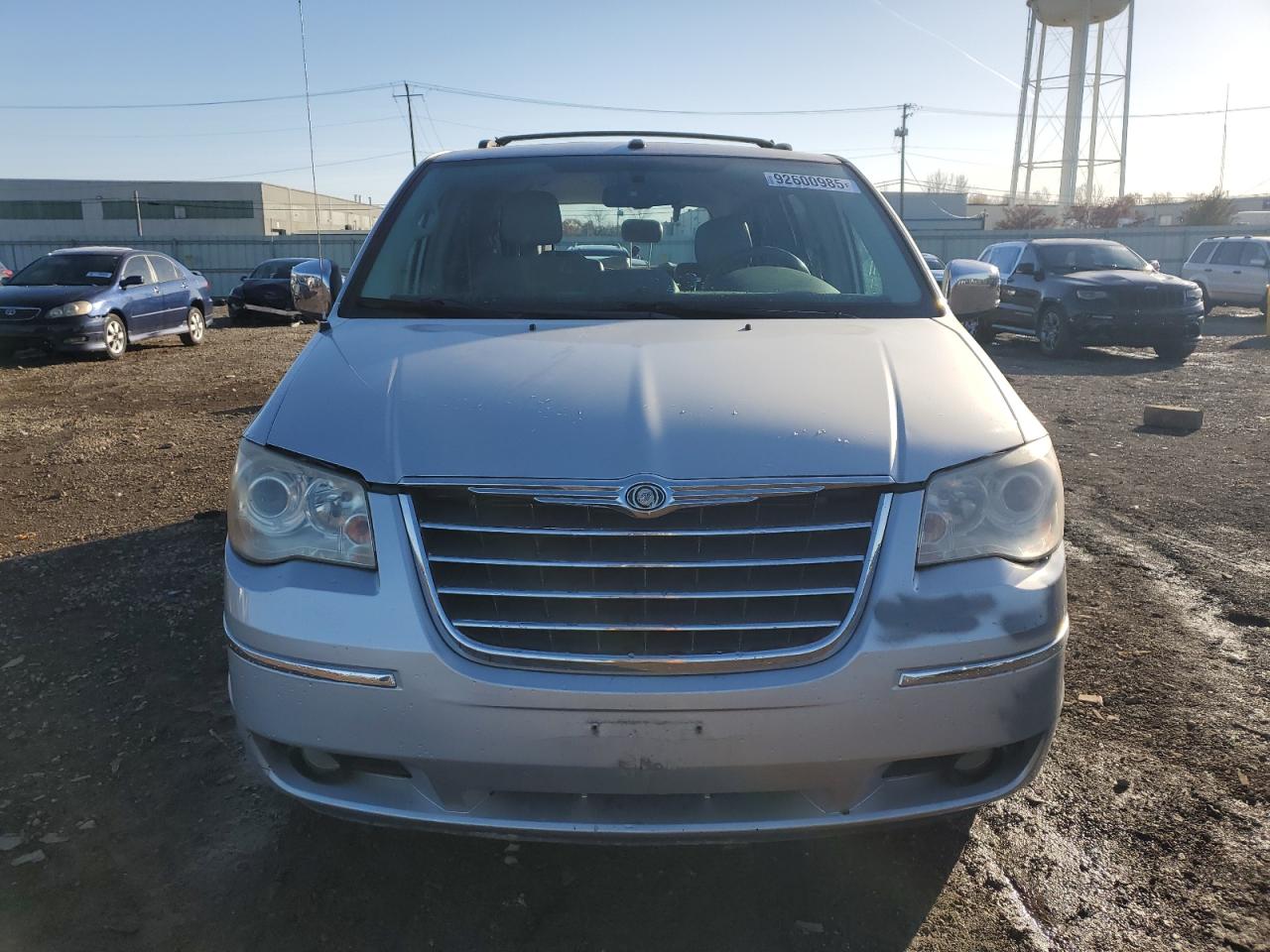 Chrysler Minivan Limited Image 6