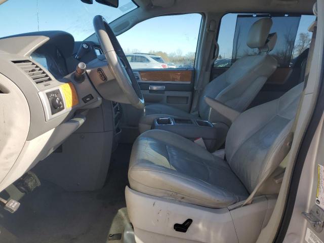 Chrysler Minivan Limited Image 7