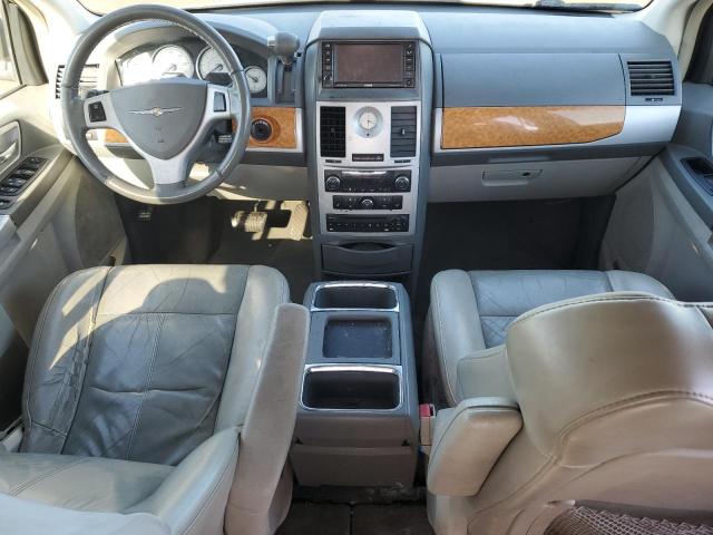 Chrysler Minivan Limited Image 5