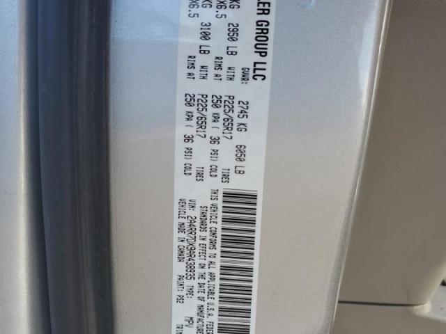 Chrysler Minivan Limited Image 11