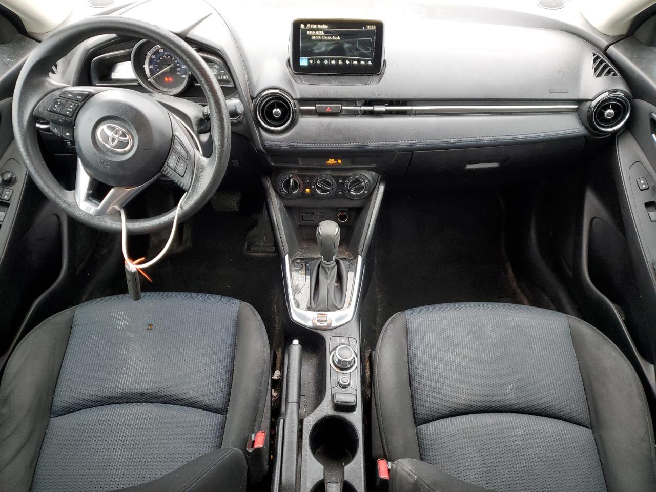 Toyota Yaris Image 4