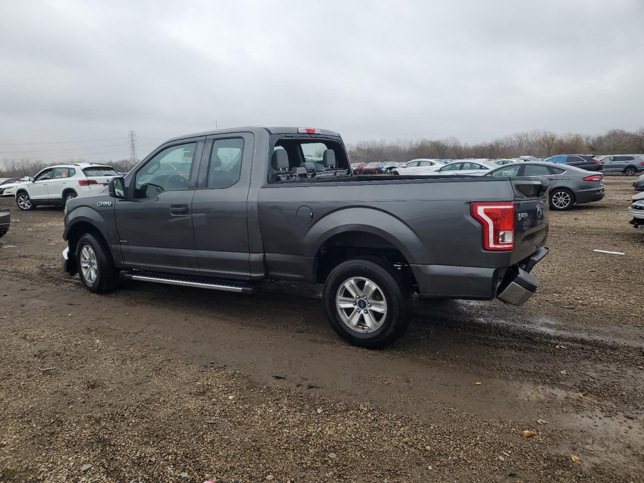 Ford F-150 Super Cab Image 2