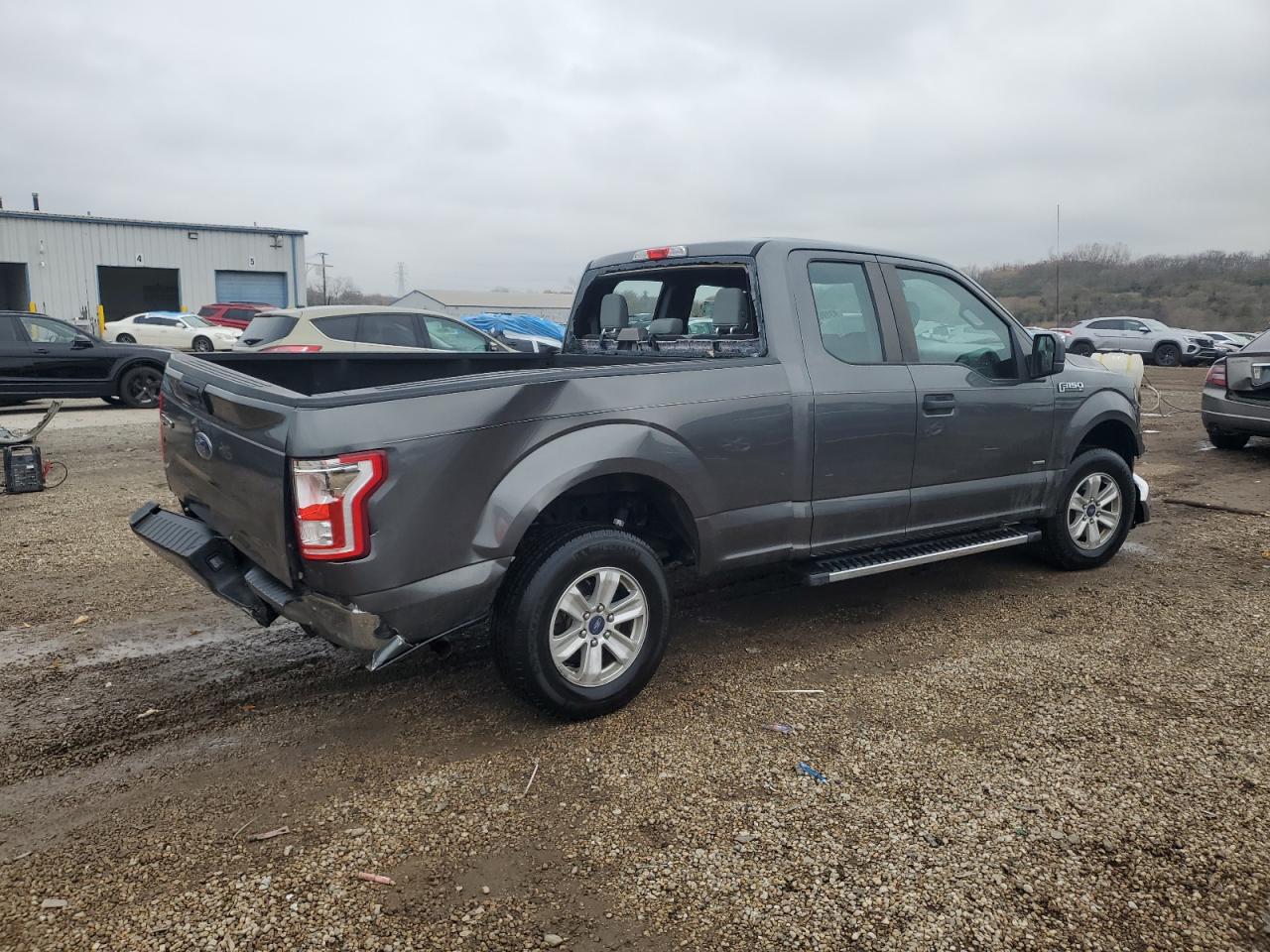 Ford F-150 Super Cab Image 4