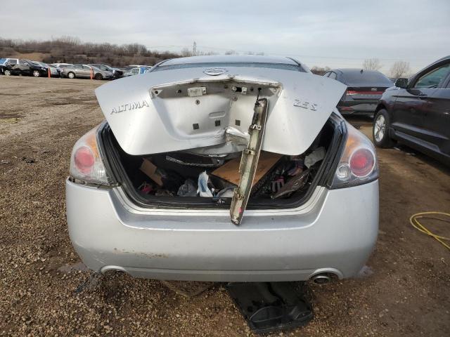 Nissan Altima Base Image 8