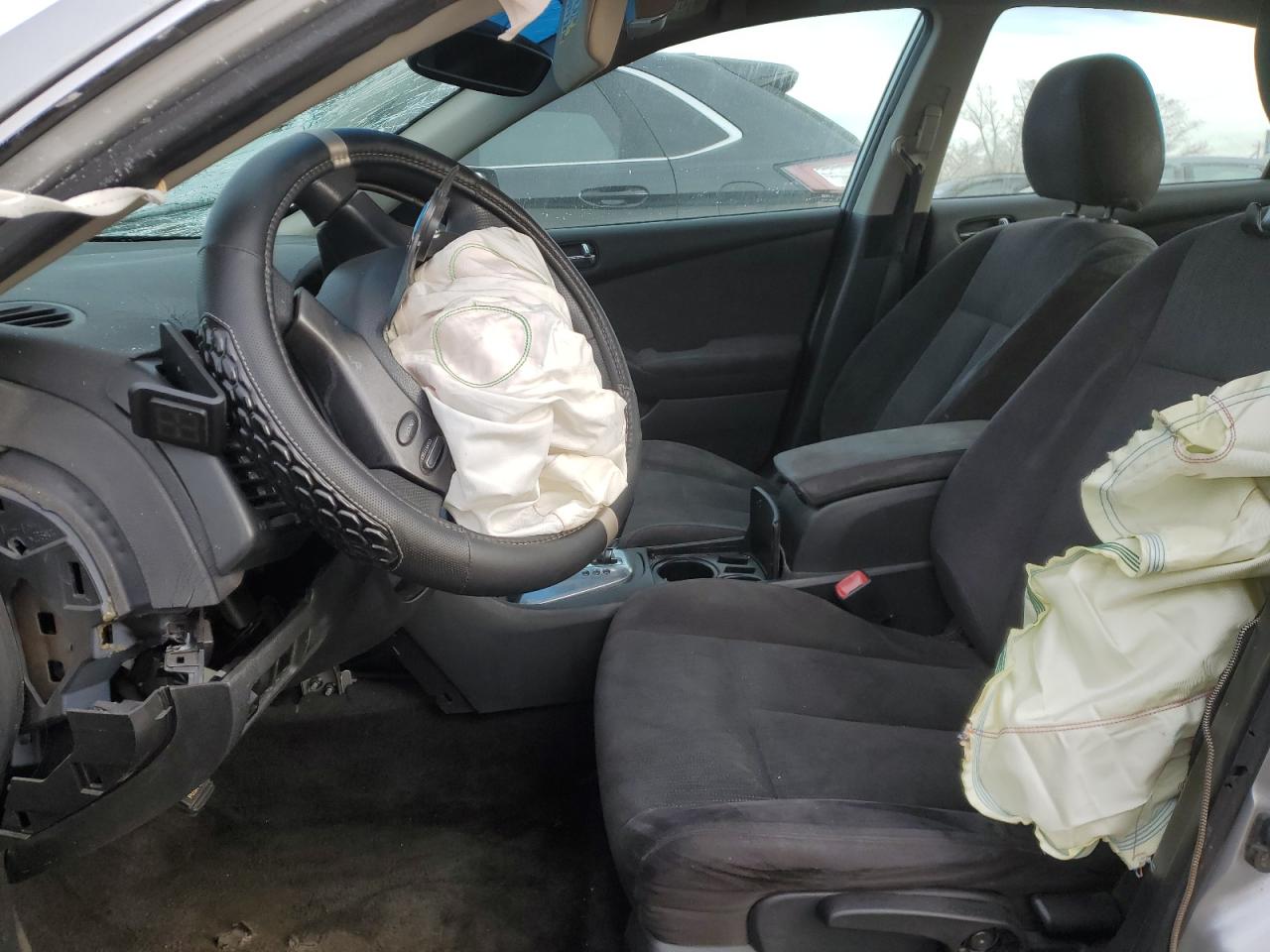 Nissan Altima Base Image 6