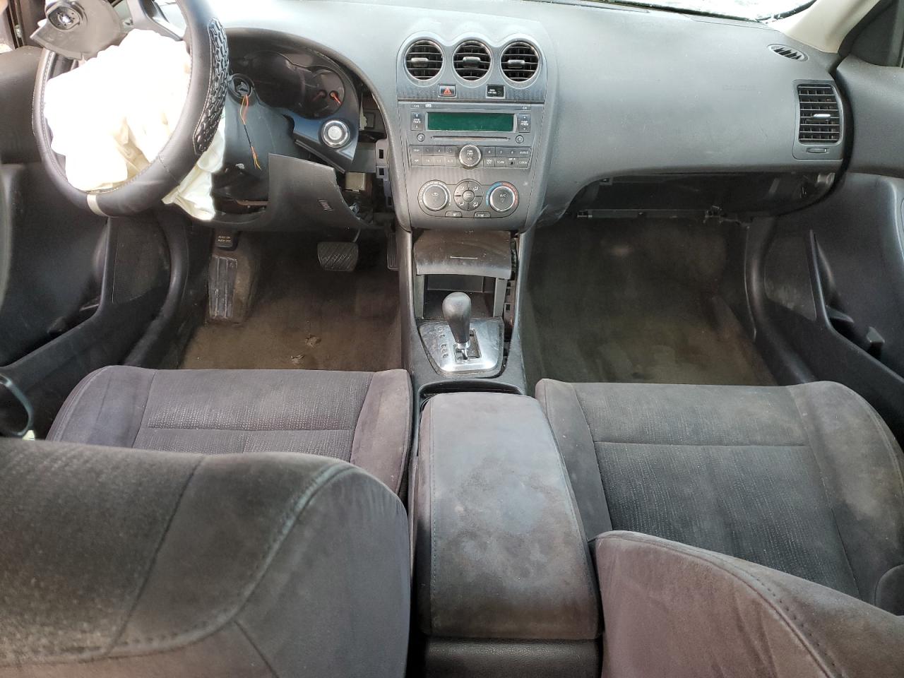 Nissan Altima Base Image 7