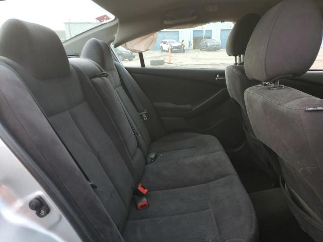 Nissan Altima Base Image 5