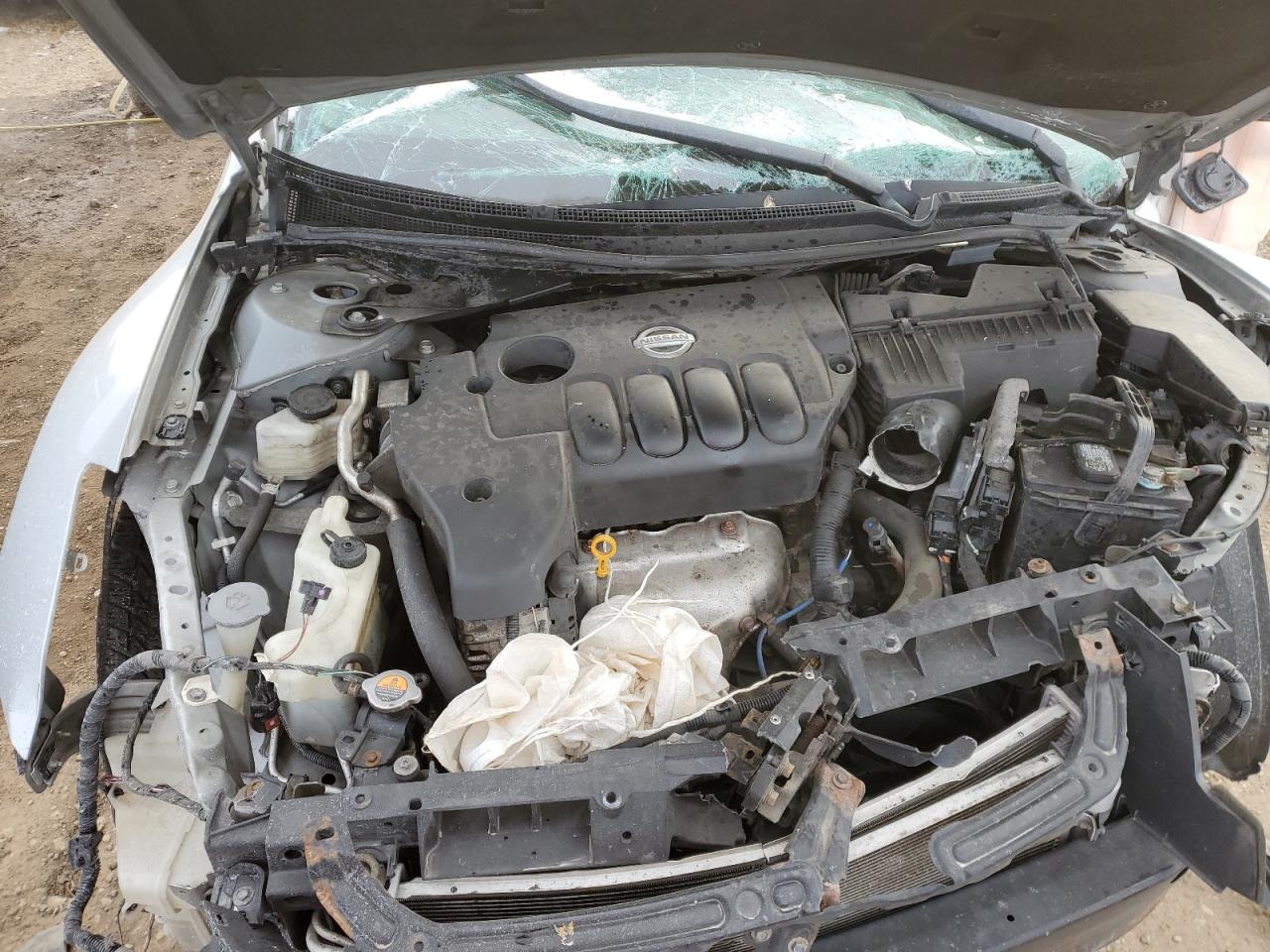 Nissan Altima Base Image 12