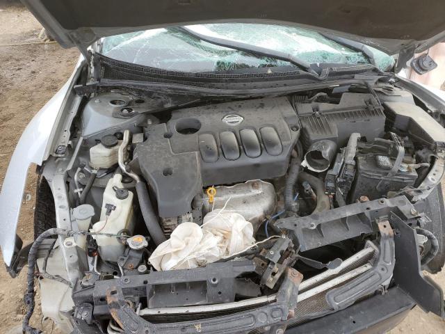 Nissan Altima Base Image 12