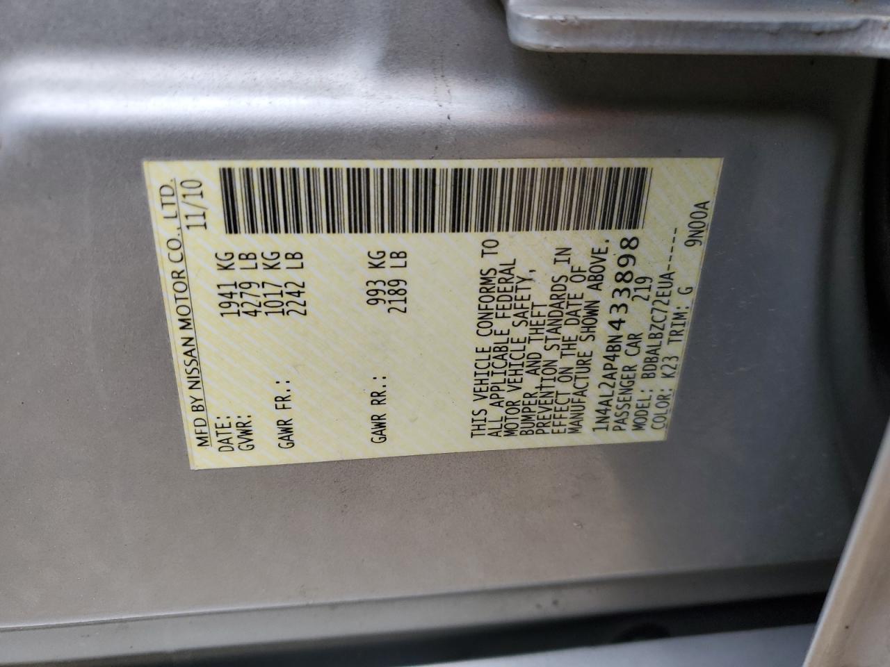 Nissan Altima Base Image 9