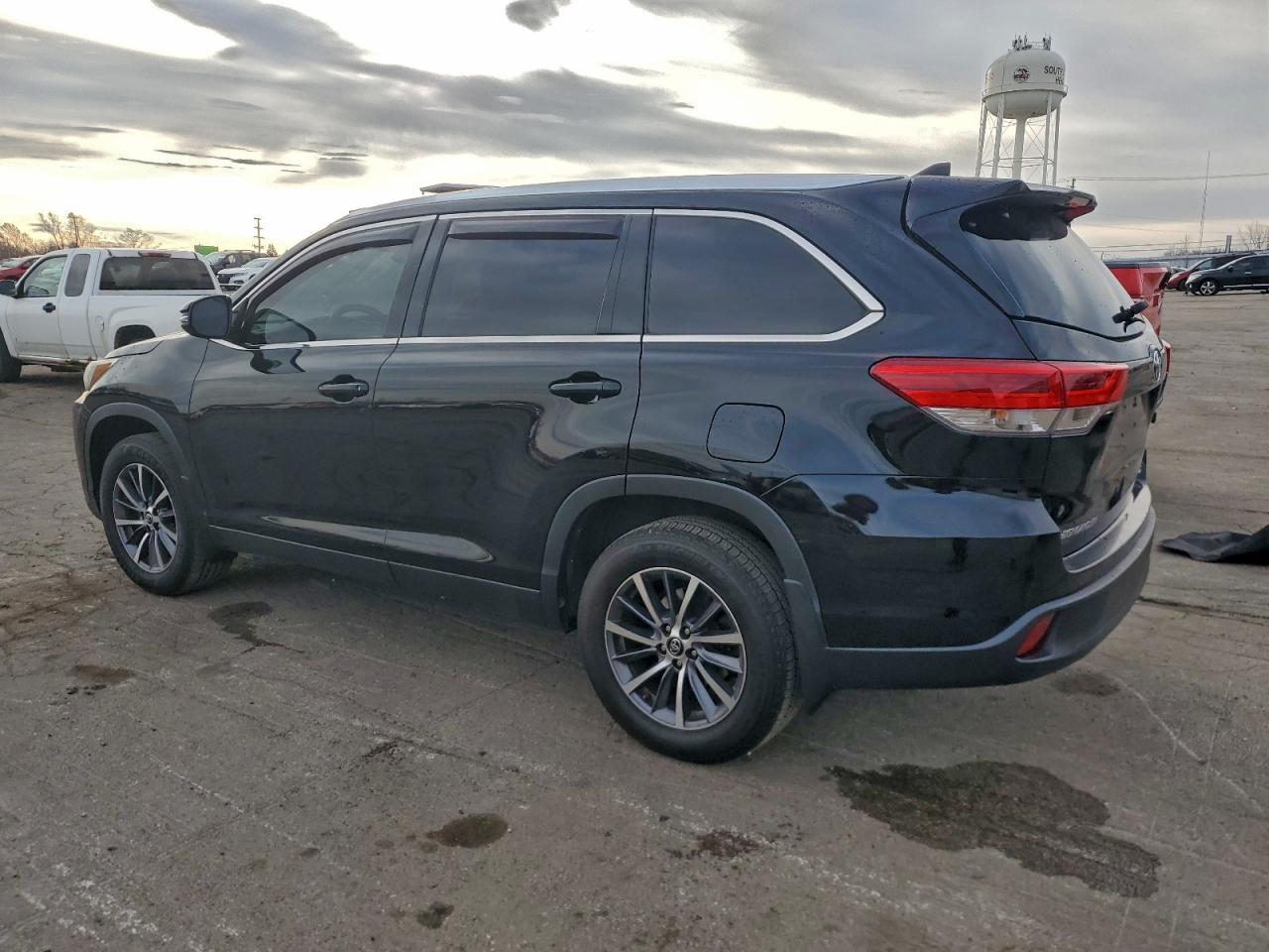 Toyota Highlander Se Image 8