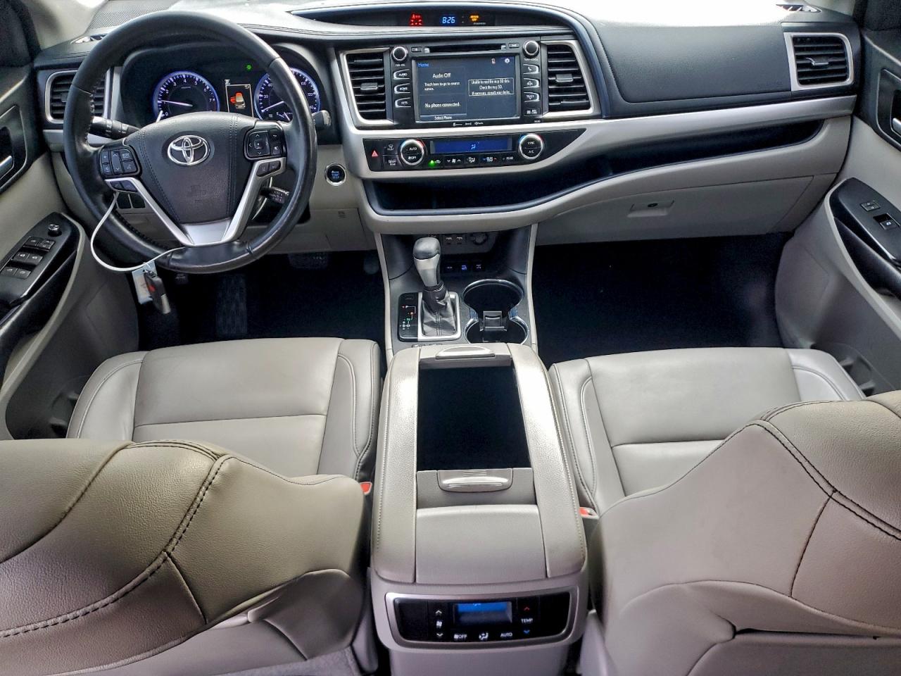 Toyota Highlander Se Image 9