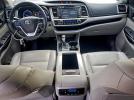 Toyota Highlander Se Image 9