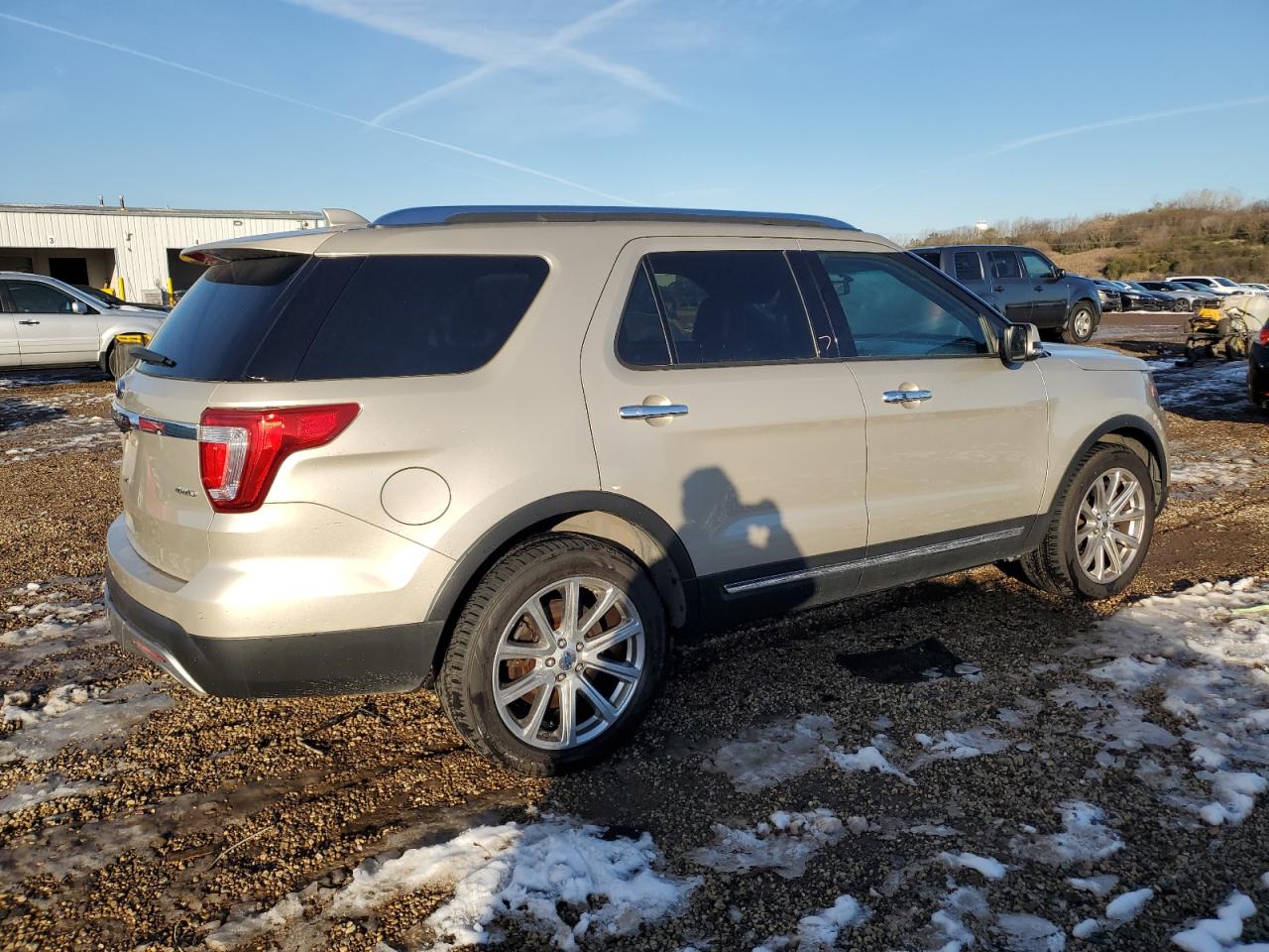 Ford Explorer Limited Image 4