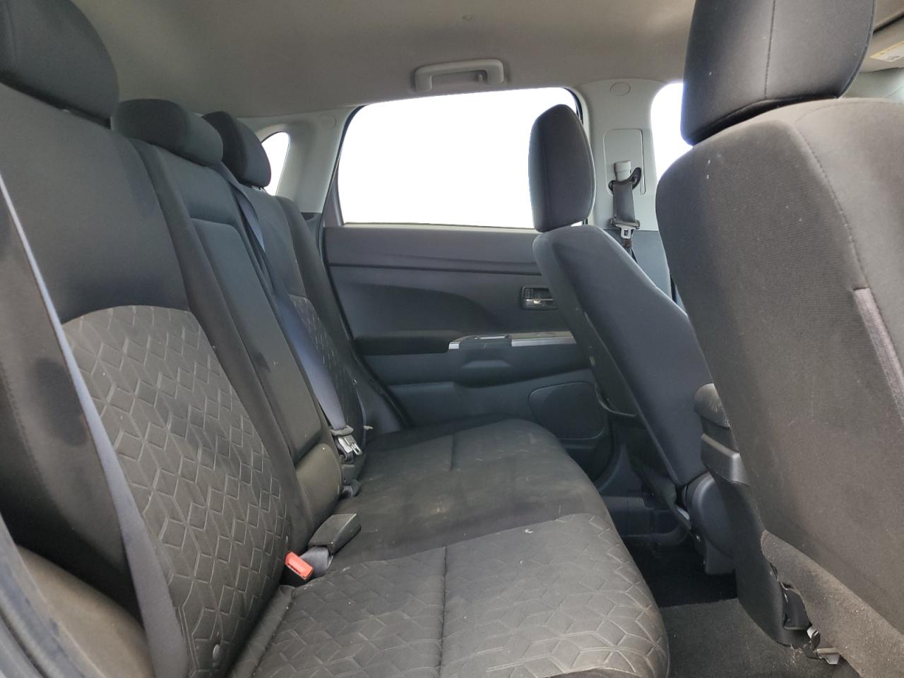 Mitsubishi Outlander Es Image 8