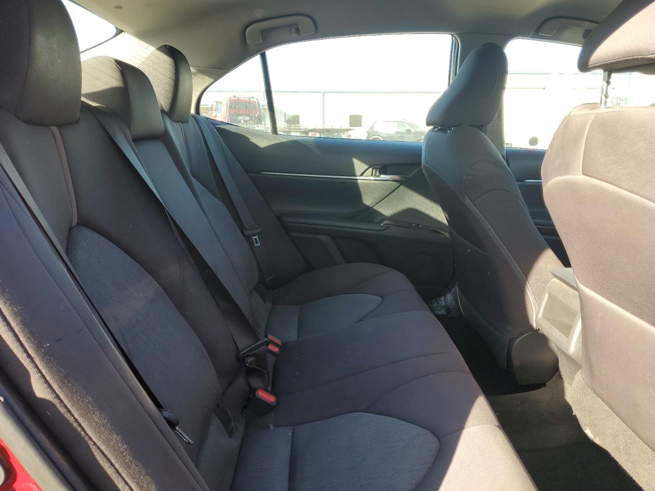 Toyota Camry L Image 8