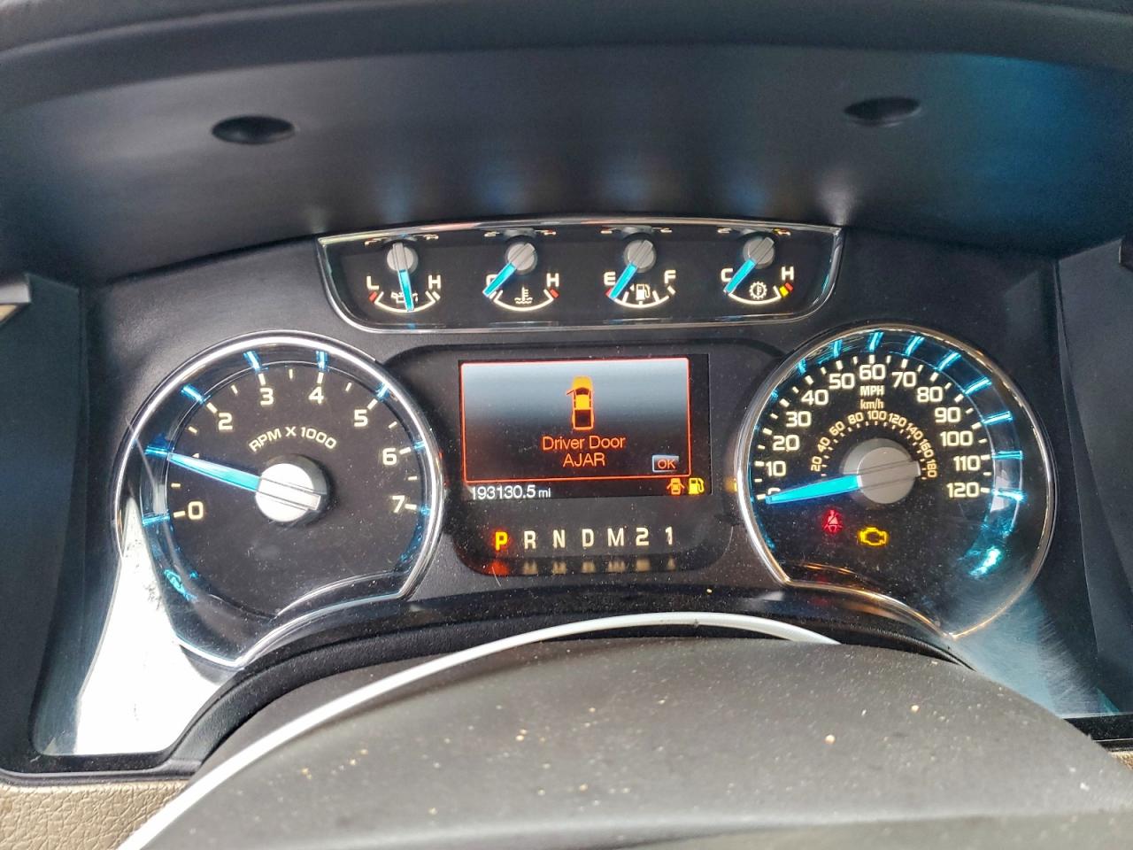 Ford F-150 Supercrew Image 8