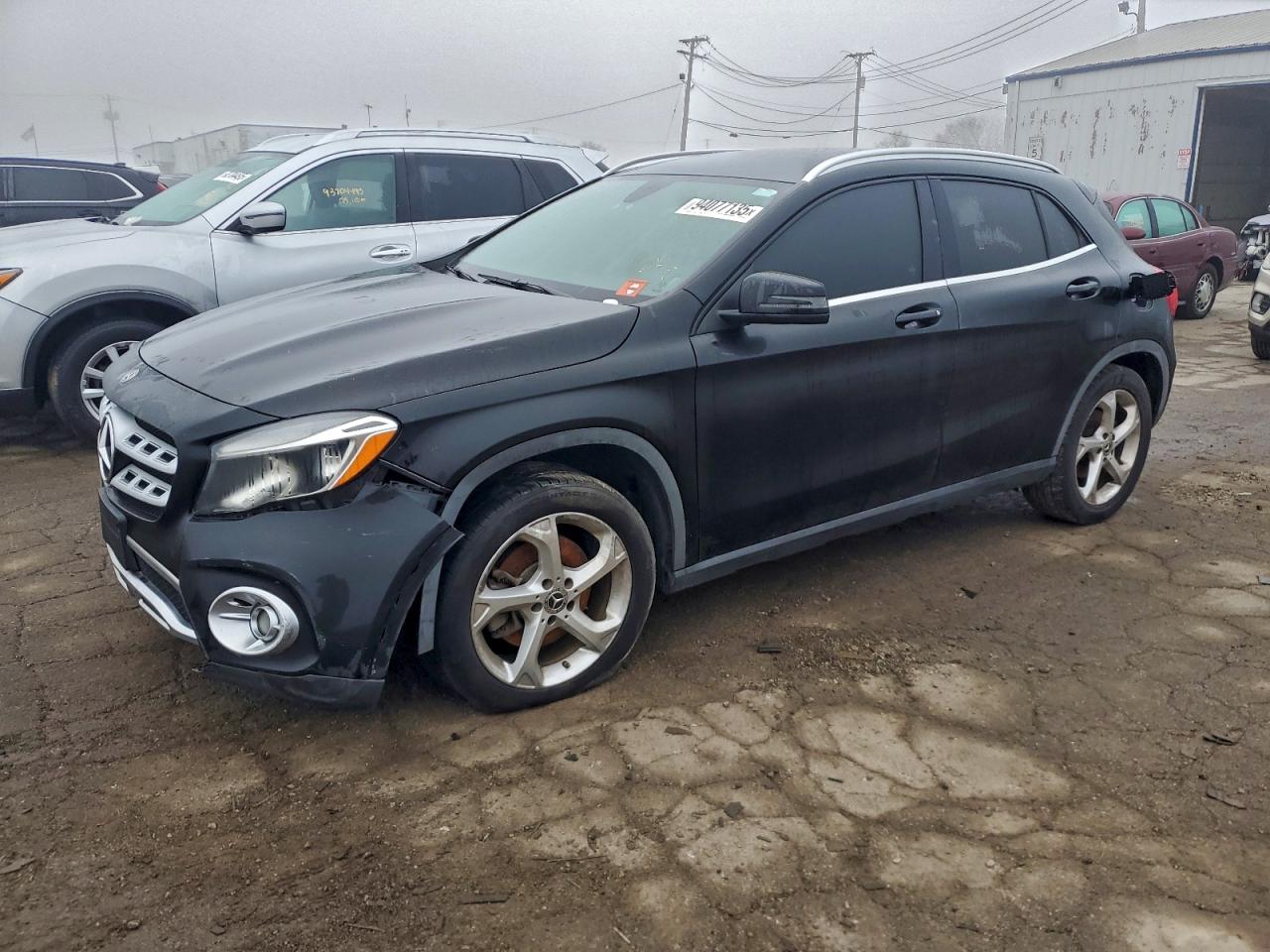 Mercedes-Benz GLA 250 Image 1
