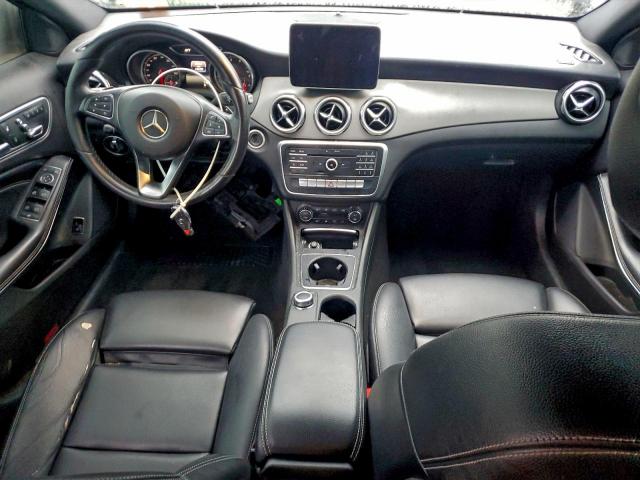 Mercedes-Benz GLA 250 Image 13